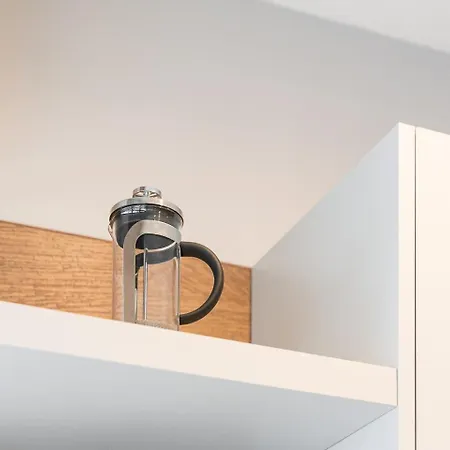 Daire Guestready - The New Lazuli Flat *