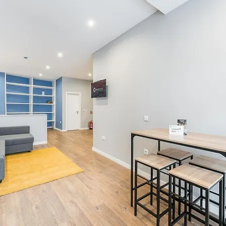 Daire Guestready - The New Lazuli Flat *